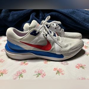 Nike Mens Running Air Zoom Vomero 16 size 12.